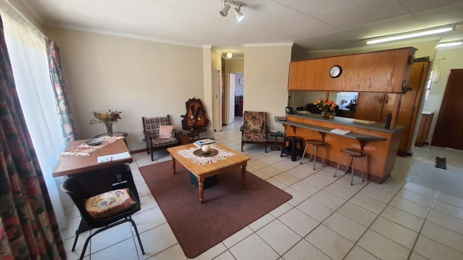 2 Bedroom Property for Sale in Langenhovenpark Free State